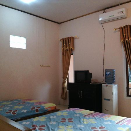 Hotel Putra Sindang Asih Batukaras Bagian luar foto