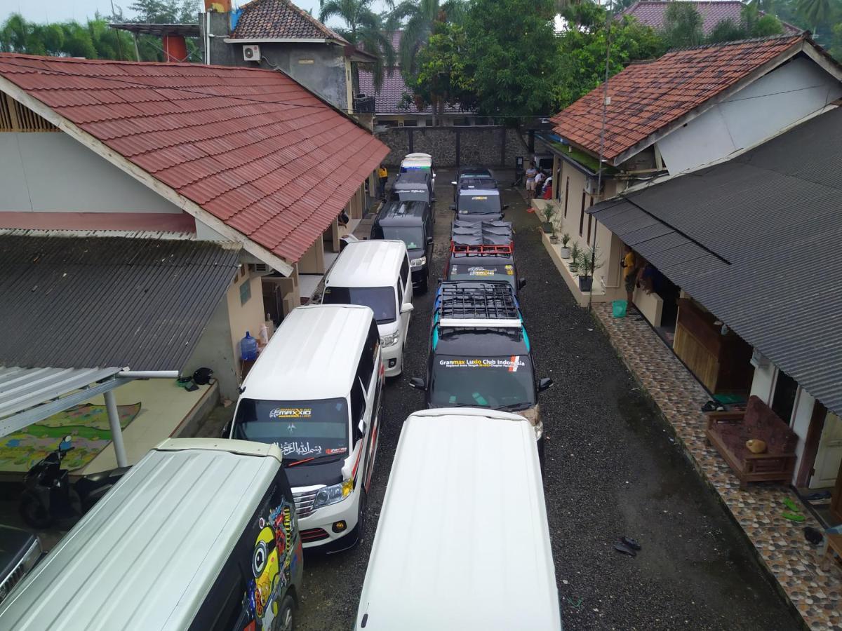 Hotel Putra Sindang Asih Batukaras Bagian luar foto