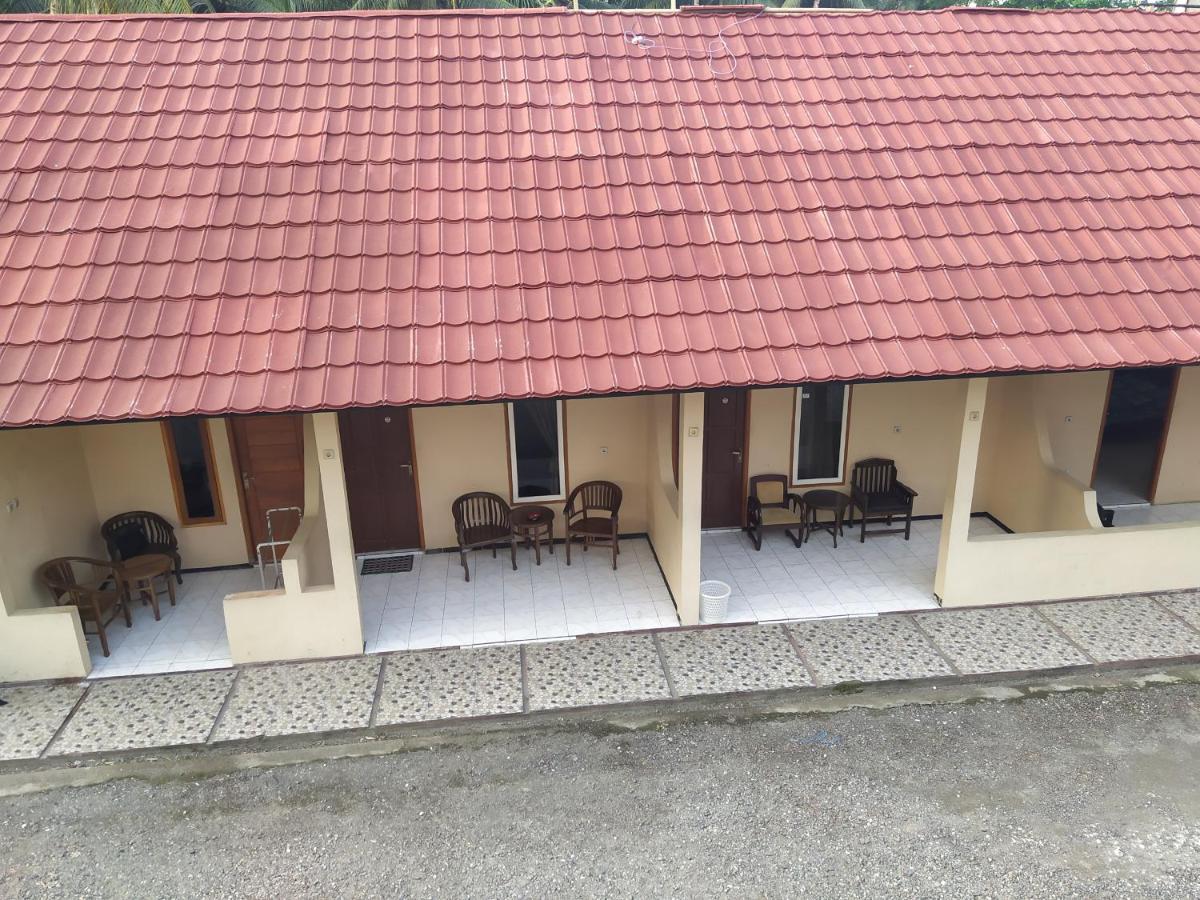Hotel Putra Sindang Asih Batukaras Bagian luar foto