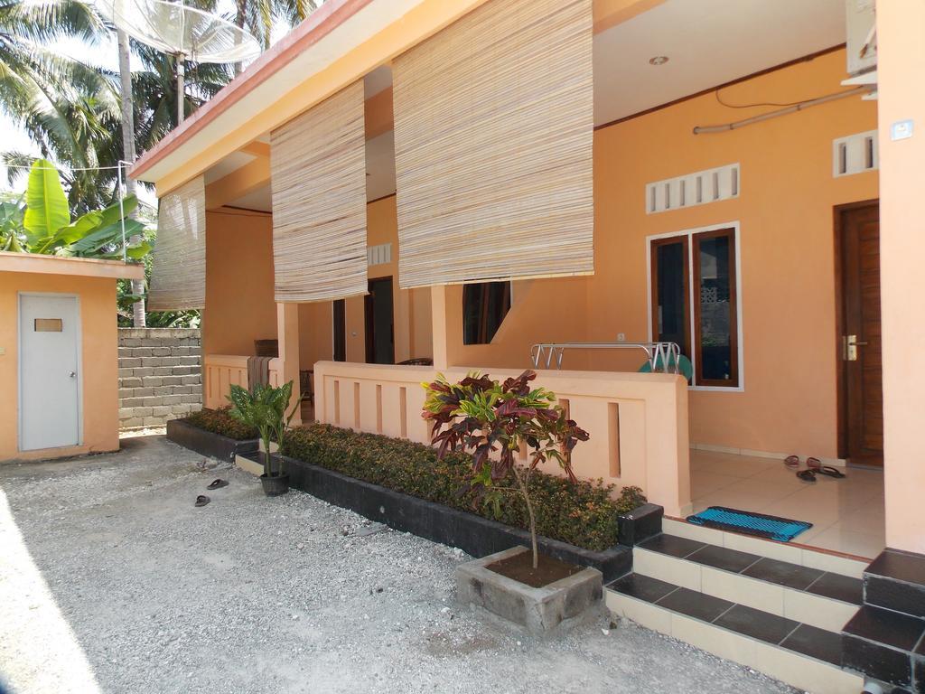 Hotel Putra Sindang Asih Batukaras Bagian luar foto