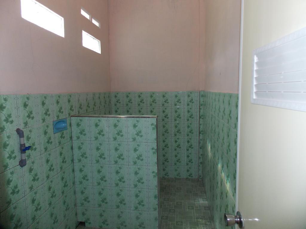 Hotel Putra Sindang Asih Batukaras Ruang foto