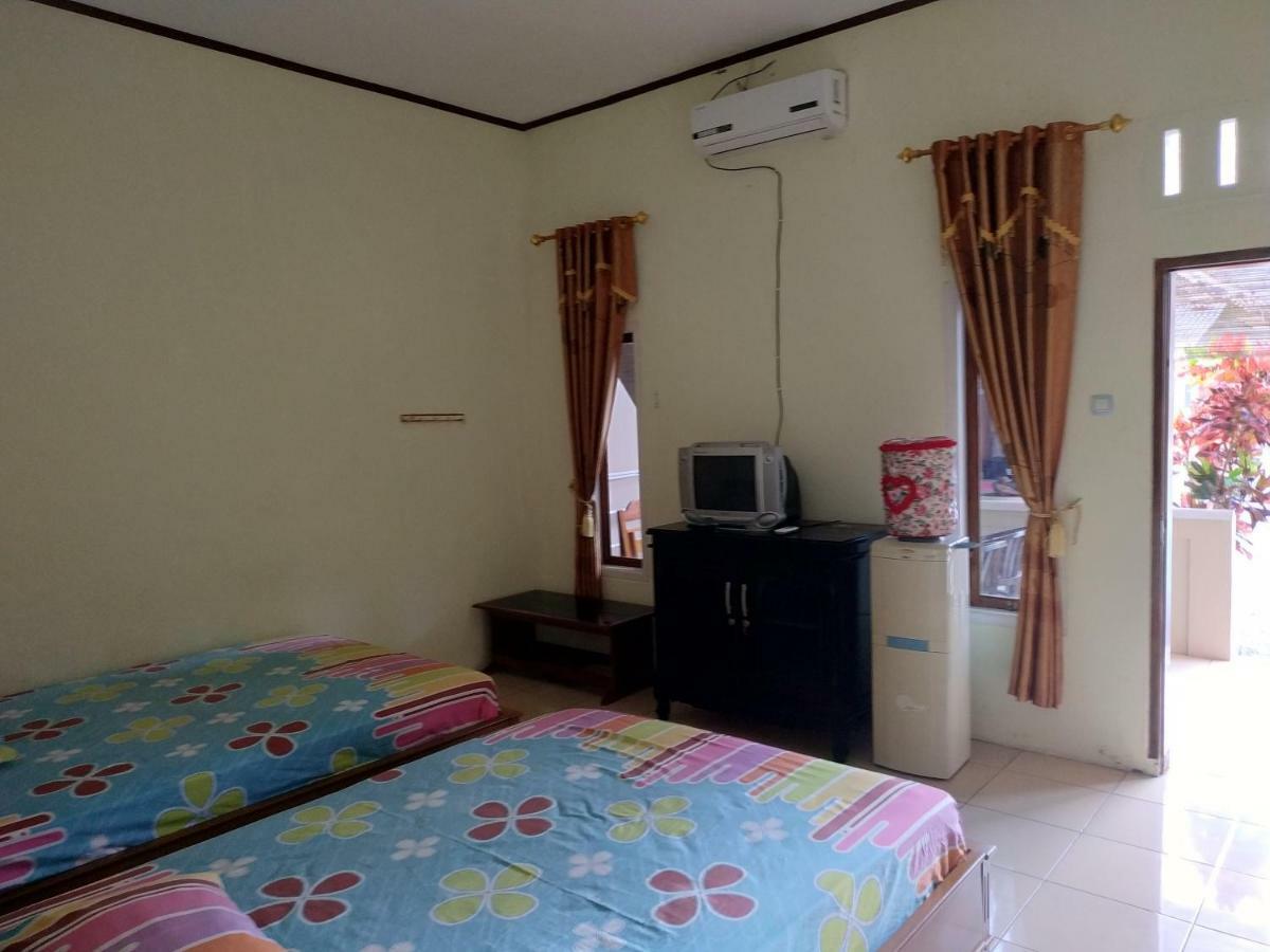 Hotel Putra Sindang Asih Batukaras Bagian luar foto